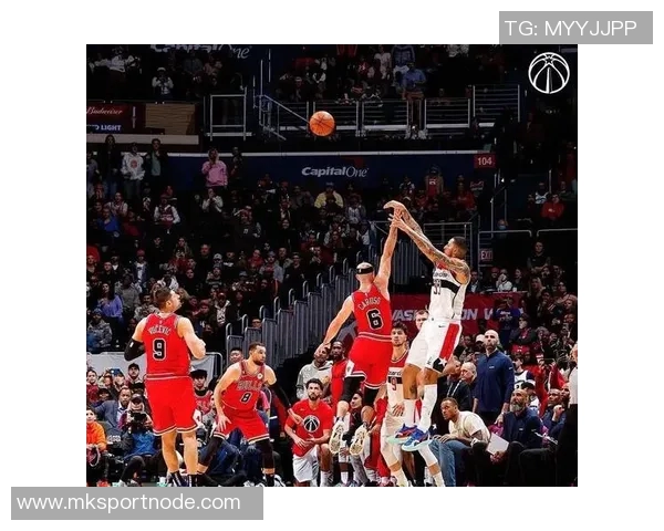 库兹马进攻表现不佳12投仅4中三分球命中率低迷仅得10分5篮板2助攻