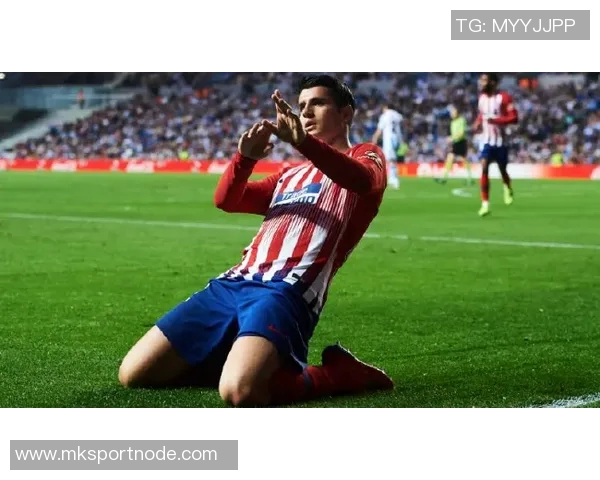 平地惊雷切利克被队友撞倒小基恩禁区外怒射轰出惊世之球