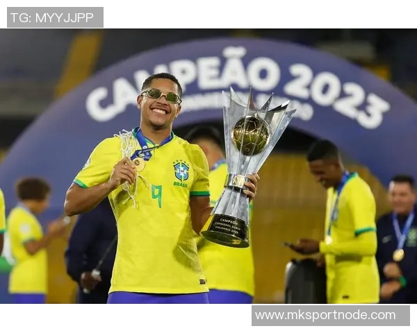 巴媒报道罗克因发布恐同言论被起诉或面临5到10场禁赛处罚 巴媒报道罗克因发布恐同言论被起诉或面临5到10场禁赛处罚