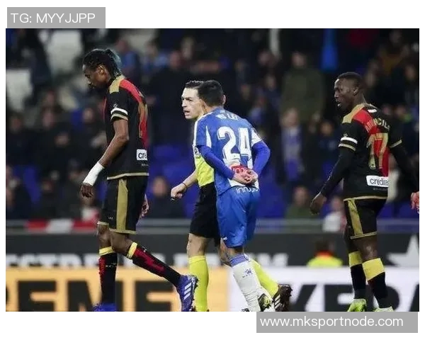 洛伊德替补出战表现惊艳高效得分助球队取得胜利