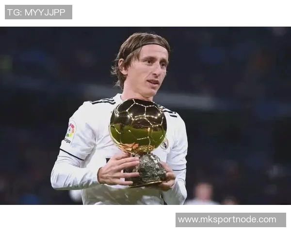 莫德里奇荣获米体传奇奖感慨加盟米兰如梦似幻 莫德里奇荣获米体传奇奖感慨加盟米兰如梦似幻