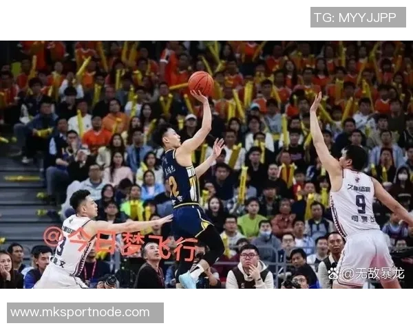 五虎齐聚篮球之巅周鹏胡明轩赵睿徐杰任骏飞共同登封面展现青春风采