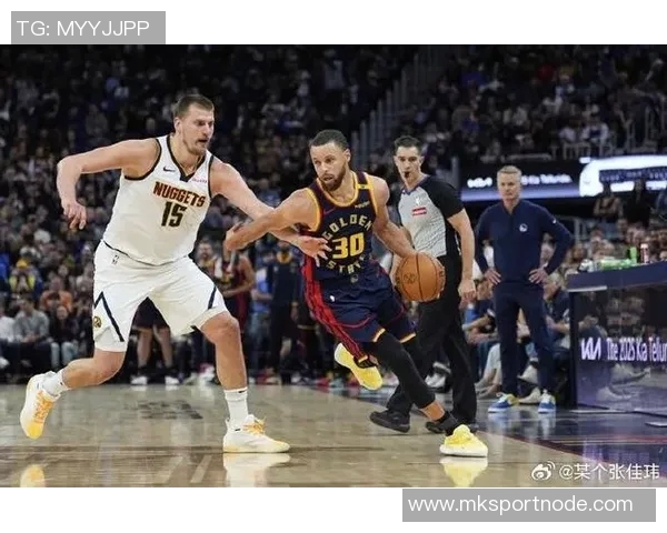 张佳玮分析掘金战术调整约基奇体力管理与布劳恩表现提升并行